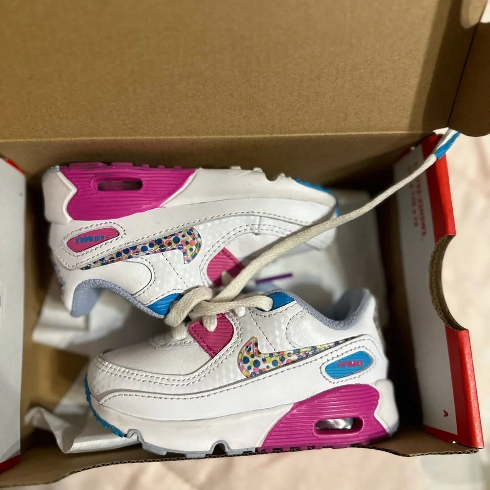 Airmax - Picture 4 of 4